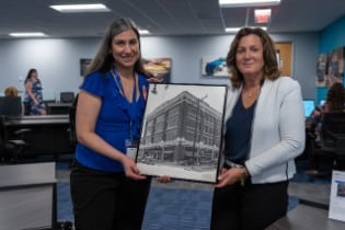 Elena Ford Visits New Customer Contact Center